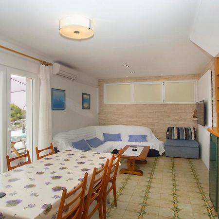 Apartment Damir Постира Екстериор снимка