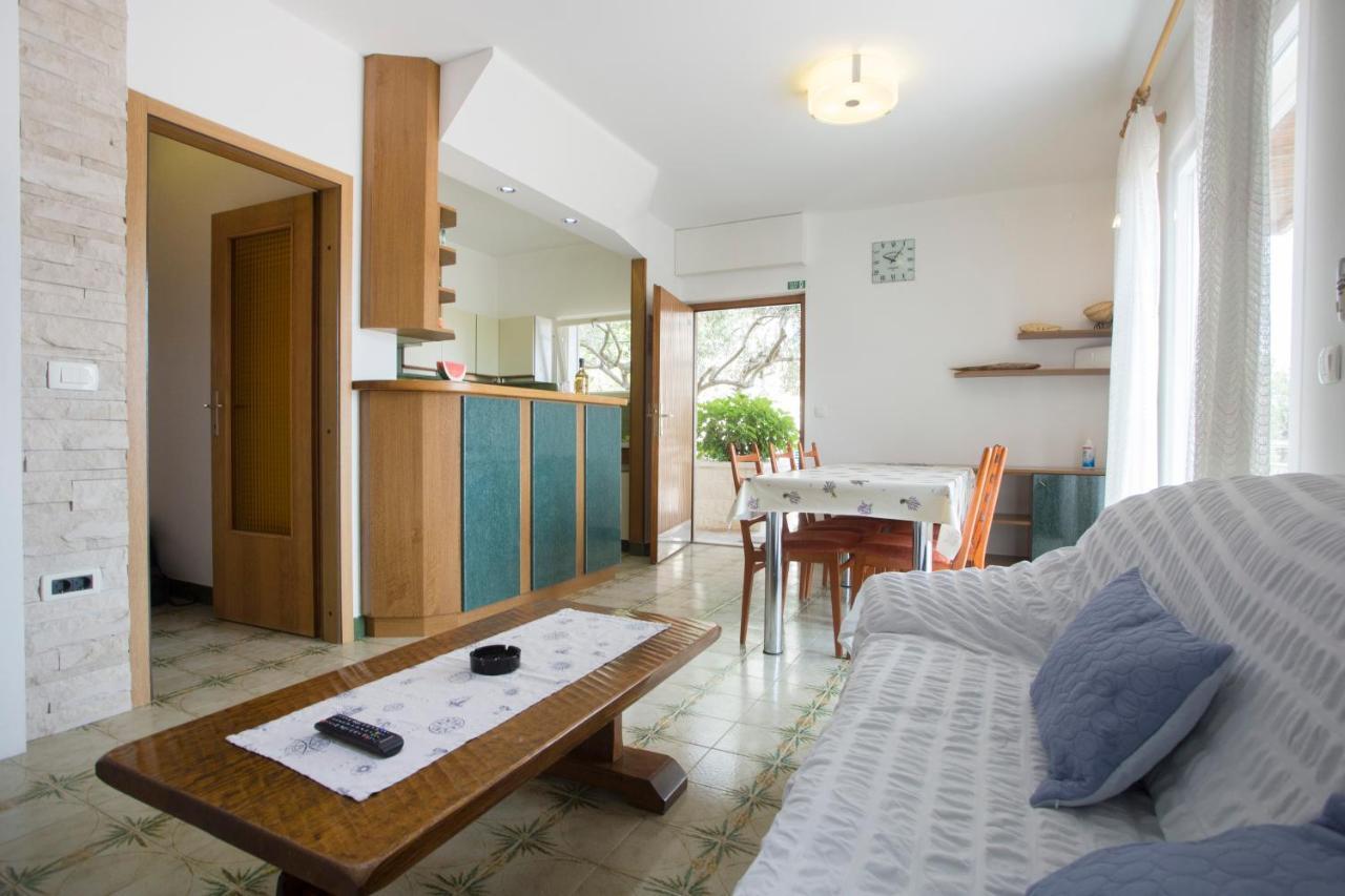 Apartment Damir Постира Екстериор снимка